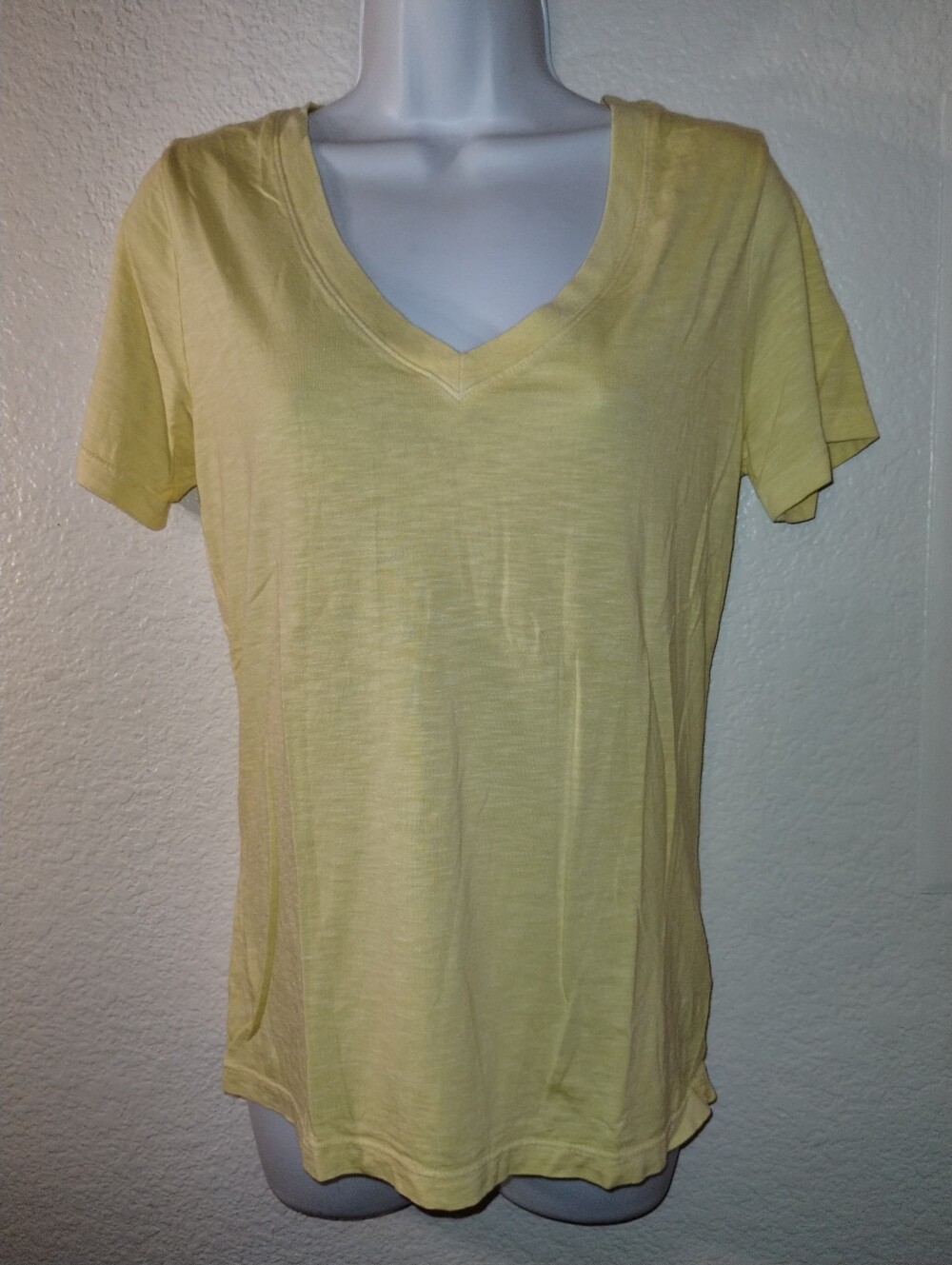 Marine Layer Tee V-neck Soft Yellow sz Small